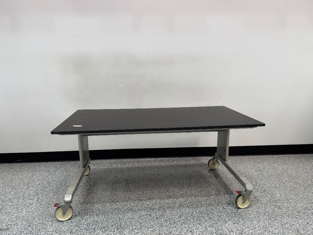 Image of 6' Rolling Laboratory Bench